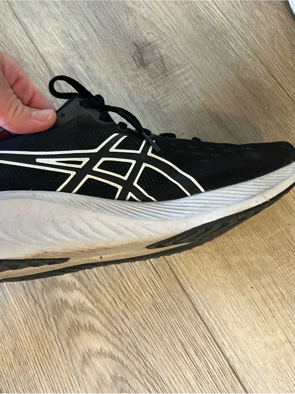 ASICS women’s Black and White Athletic Running Shoes